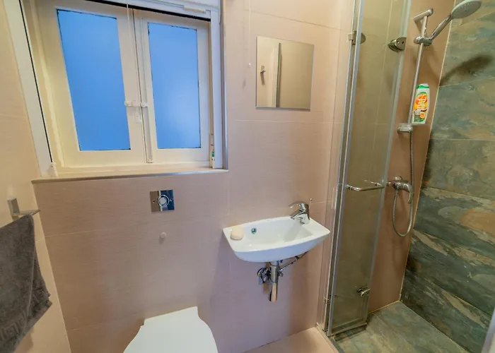 Case de vacanță Typical Maltese Town House Just Outside Valletta Il-Furjana