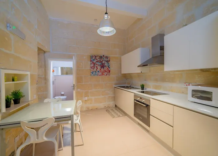 Casa de Férias Typical Maltese Town House Just Outside Valletta *