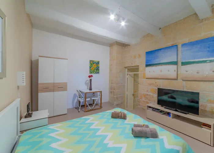 Casa de Férias Typical Maltese Town House Just Outside Valletta Floriana