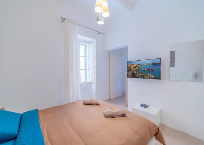 Casa de Férias Typical Maltese Town House Just Outside Valletta Floriana